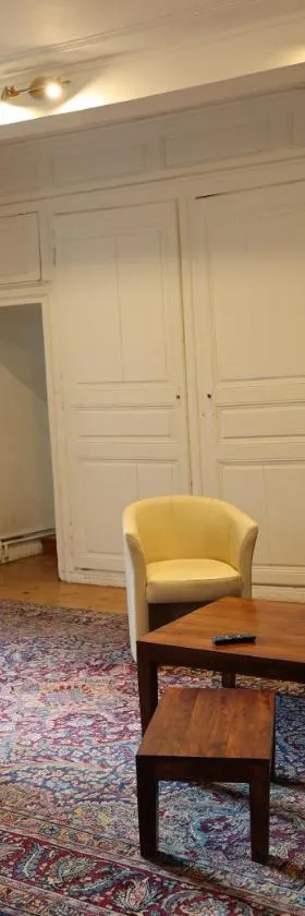 Appartements de la ferme du Brocey，位于克罗勒的酒店