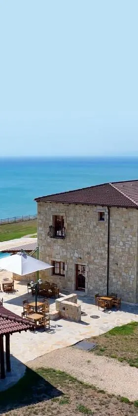 Hotel & Villas - TERIZIS Le Rocher，位于布尔加沃的酒店