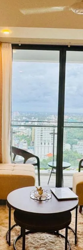 Luxury apartment in capital twinpeaks colombo，位于Slave Island的酒店