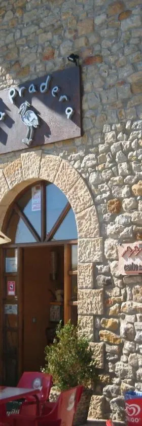 Hotel La Pradera de Marta，位于Quintanaentello的酒店
