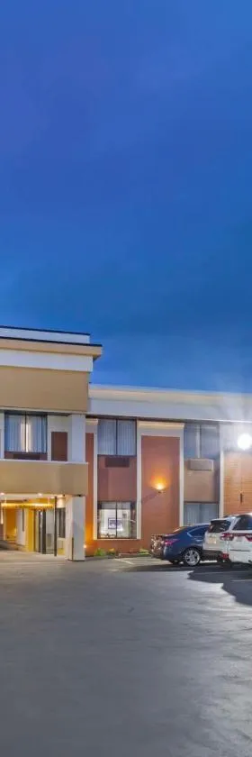 贝斯特韦斯特罗切斯特机场酒店，位于罗切斯特的酒店