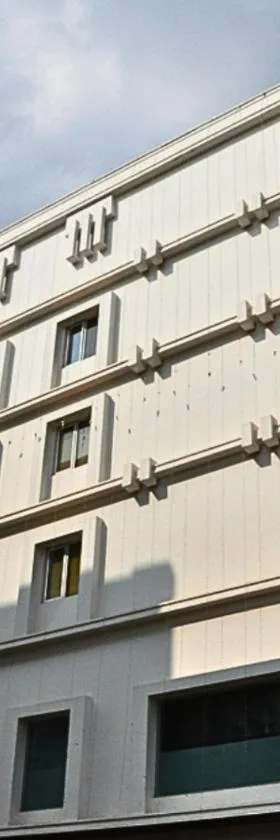 D R Utthama Nellore - AM Hotel Kollection，位于内洛尔的酒店