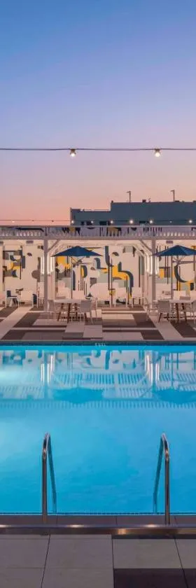 Hilton Buena Park Anaheim，位于博伟公园的酒店
