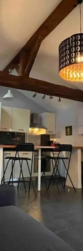 Charmante Maisonette à 3,5km de l'océan, en cœur de ville，位于拉本讷的酒店