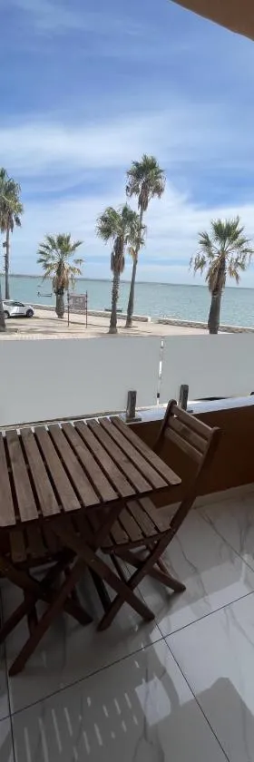 Mrati - Playa，位于雷亚尔港的酒店