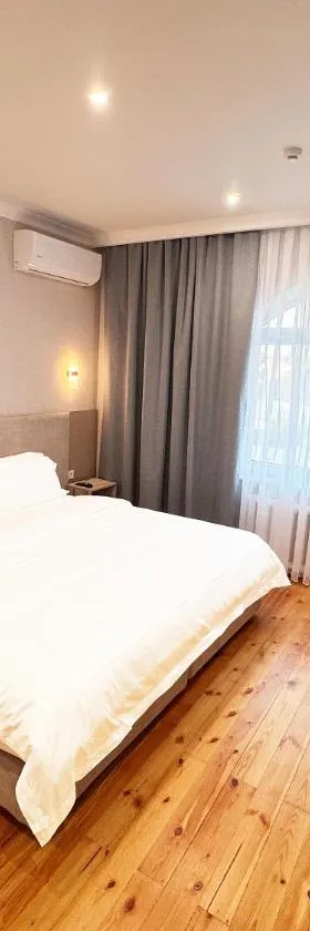 Green Hotel，位于奥什的酒店