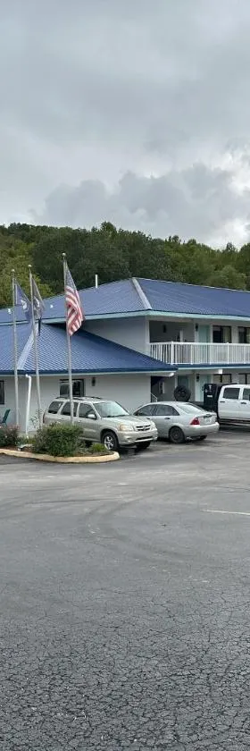 Days Inn by Wyndham Renfro Valley Mount Vernon，位于Mount Vernon的酒店