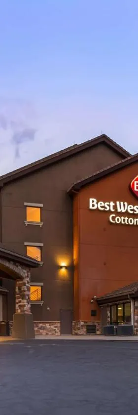 红棉树贝斯特韦斯特高级酒店，位于桑迪的酒店