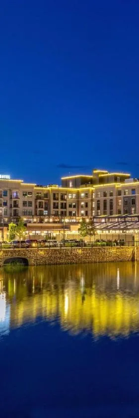The Artisan at Tuscan Village, Salem, NH, a Tribute Portfolio Hotel，位于塞勒姆的酒店