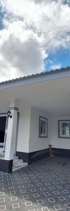 3-Bedroom Chiang Mai House with Parking & Garden，位于Ban Nong Chaeng的酒店