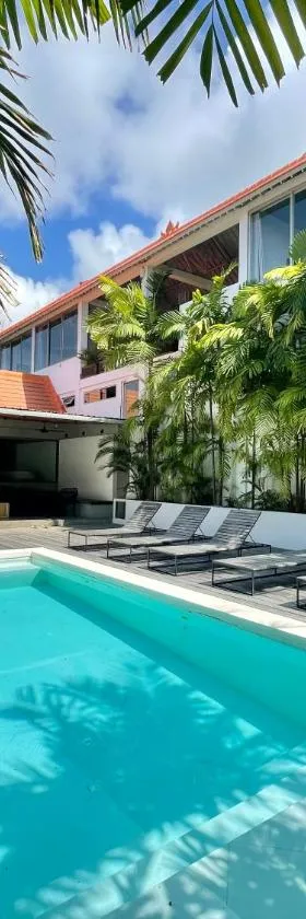 007 Surfhouse Bali，位于乌干沙的酒店