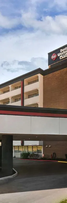 Best Western Plus Kansas City Sports Complex Hotel，位于堪萨斯城的酒店
