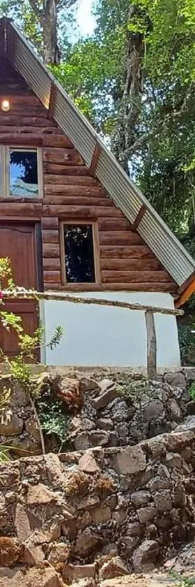 Cabañita del bosque de la cumbre de san Bartolo Milpas Altas，位于危地马拉的酒店