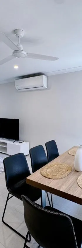Theme Park Retreat Coomera 5 Beds Villa，位于黄金海岸的酒店