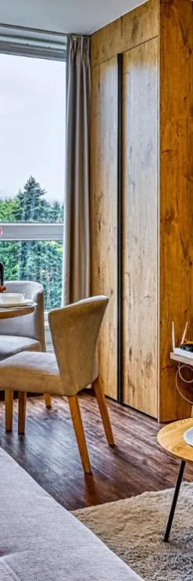 Apartament SPA 56 Resort Kozubnik blisko Szczyrk - 5D Apartamenty，位于Porąbka的酒店