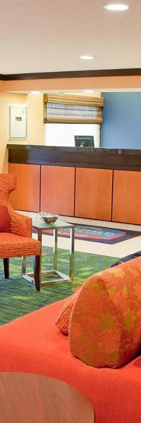 Fairfield Inn & Suites by Marriott Memphis East Galleria，位于孟菲斯的酒店