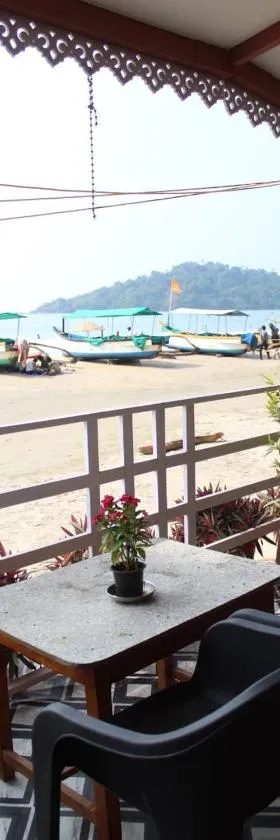 Lira Beach Place，位于Goa的酒店