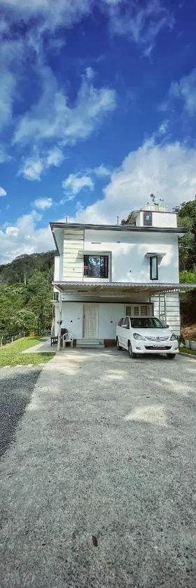 Lush Green-Homestay，位于Pooppara的酒店