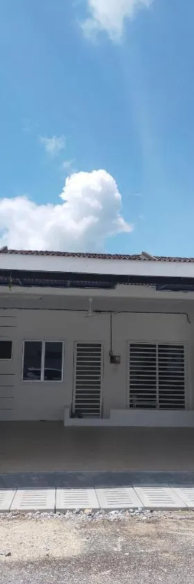 Angah Homestay，位于Kampong Chabang的酒店