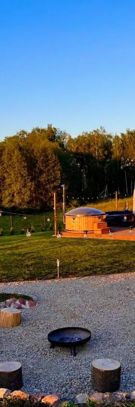 Dębowy Domek Mazury，位于Szczybały Giżyckie的酒店