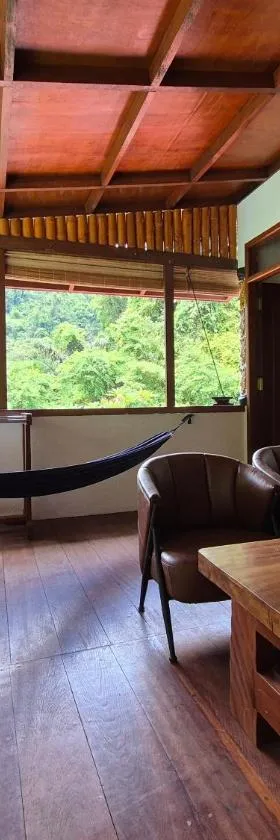 Sam's Bungalows And Treks，位于武吉拉旺的酒店