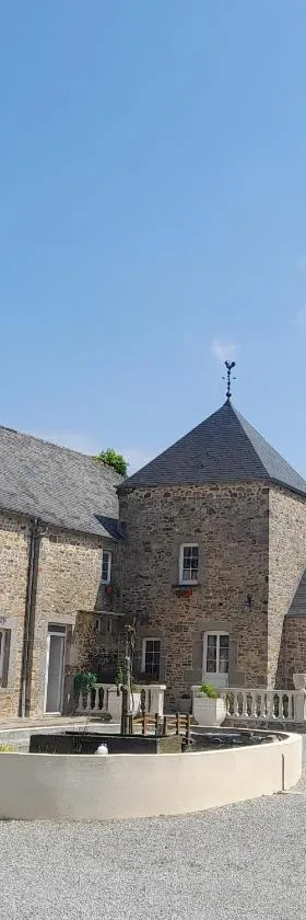 Domaine de la Tour carrée - 3 Chambres，位于Benoîtville的酒店
