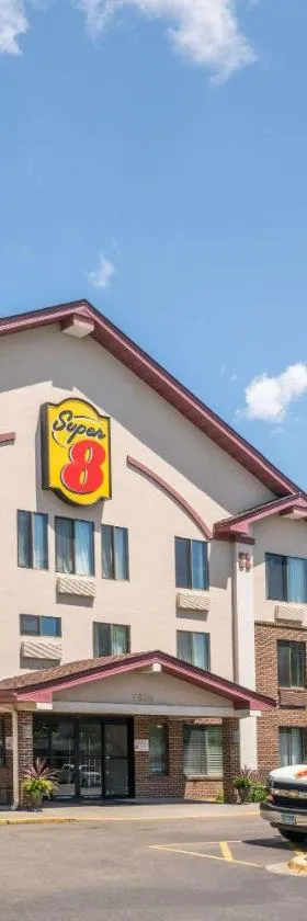 速8布卢明顿/机场酒店，位于布卢明顿的酒店