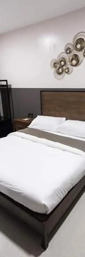 Bumble V Subic Hotel，位于奥隆阿波的酒店