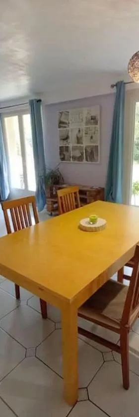 Location calme，位于奥弗涅库尔农的酒店