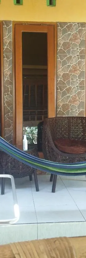 Pelangi Homestay Bungalow Gili gede，位于瑟克通的酒店