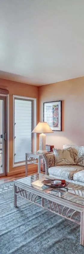 Kaunakakai Condo with Private Lanai and Ocean Views!，位于考纳卡凯的酒店