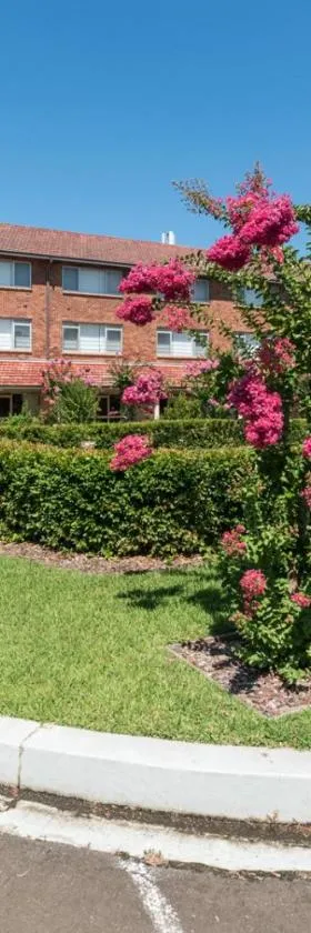 Mary MacKillop Spirituality Centre Baulkham Hills，位于保尔罕希尔斯的酒店