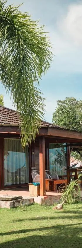 Oinan Guest House，位于Tuapejat的酒店