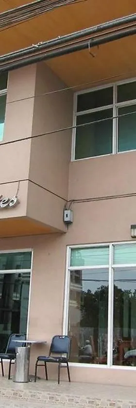 Oftana Suites Cebu near Oakridge，位于Banilad的酒店