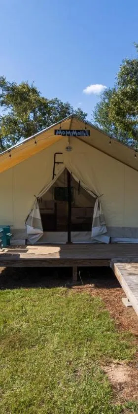 Khushatta Hills Ranch Glamping - Mom Mollie，位于Coldspring的酒店