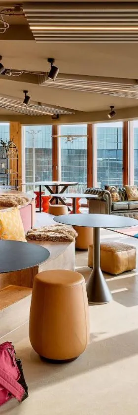 Moxy Luxembourg Airport，位于卢森堡的酒店