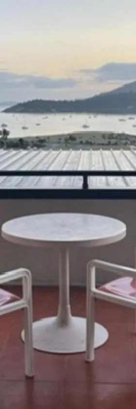 Ocean View Pools and WIFI，位于埃尔利海滩的酒店