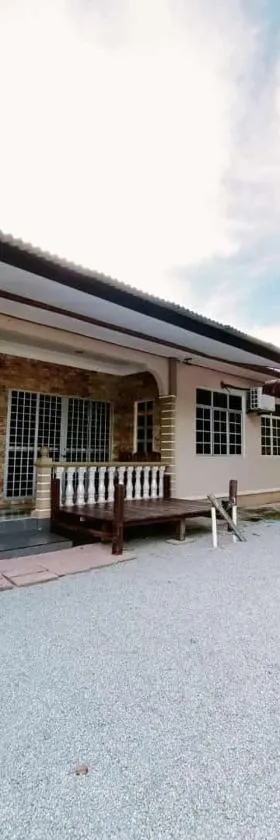 Zafhomestay Kuala Terengganu，位于Kampong Batu Burok的酒店