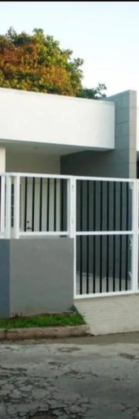 Entire Home Fully Furnished Netflix AC Auto washer and Dryer，位于Daet的酒店