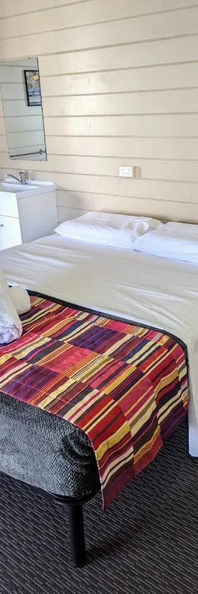 GRAND CENTRAL HOTEL PROSERPINE，位于普拉瑟潘的酒店