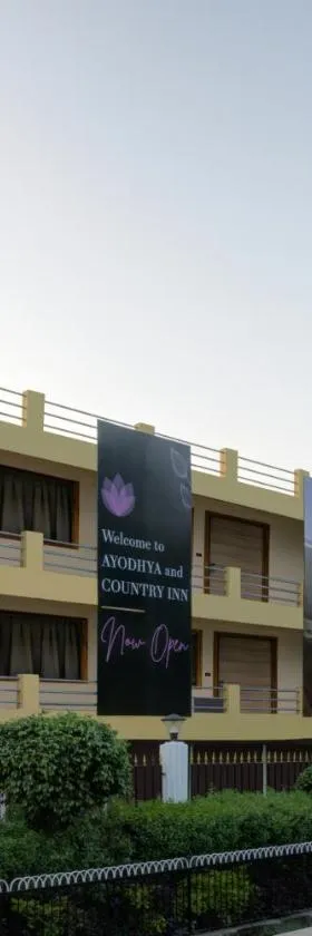Country Inn Ayodhya - opposite airport，位于Ayodhya的酒店