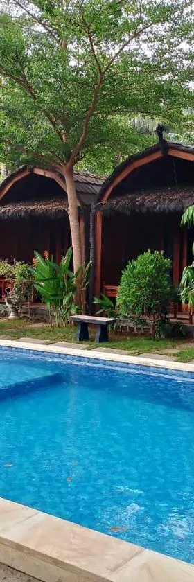 Awang Bungalows And Restaurants，位于Awang的酒店