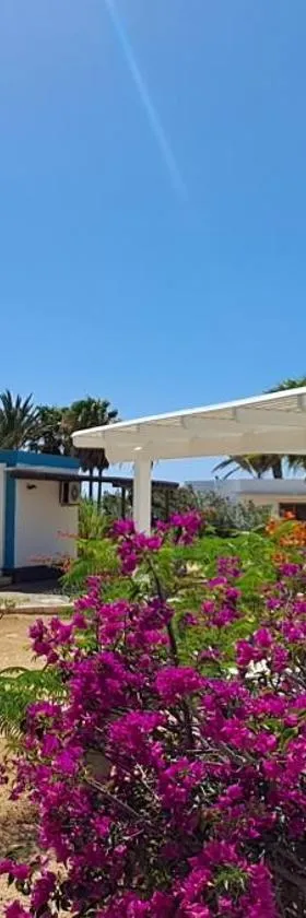 Vilas Praia de Chaves Deluxe house sol y mar，位于Rabil的酒店
