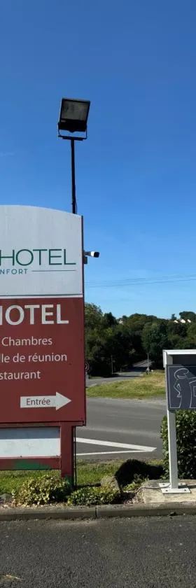 Brit Hotel Mayenne，位于马耶讷的酒店
