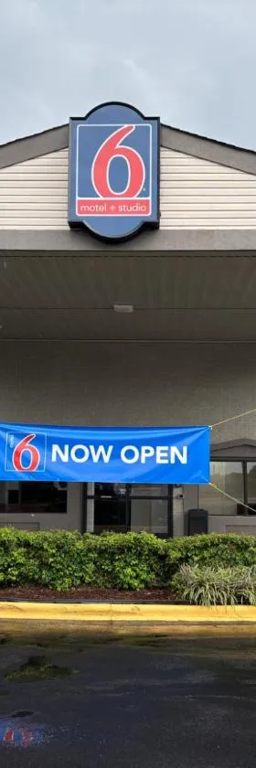 Studio 6 Suites Charlotte, NC Northlake，位于夏洛特的酒店