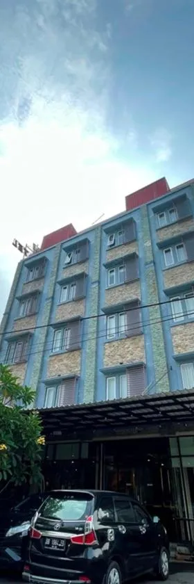 CREW EXPRESS Hotel，位于Lubukpakam的酒店