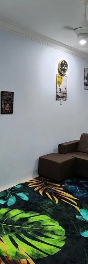 Homestay Aurora Taman Pinggiran Universiti near UMK Bachok，位于巴佐的酒店