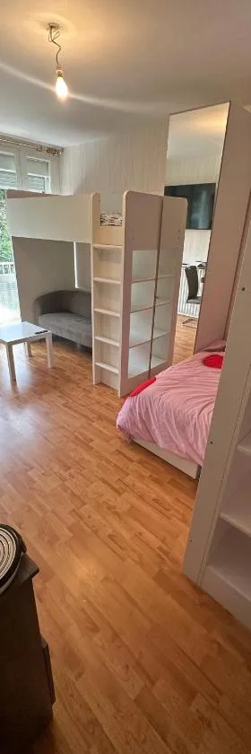 Géante Chambre Privative avec Balcon pour Groupe，位于卡斯特尔的酒店