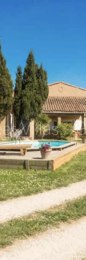 Suite ou chambre privée à la Forge des Cyprès，位于Loupia的酒店
