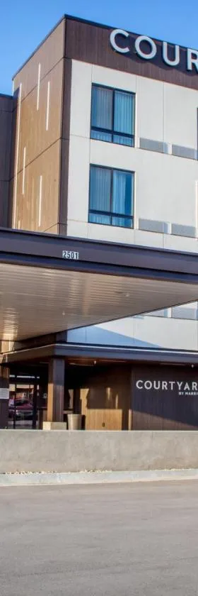 Courtyard by Marriott Omaha East/Council Bluffs, IA，位于康瑟尔布拉夫斯的酒店